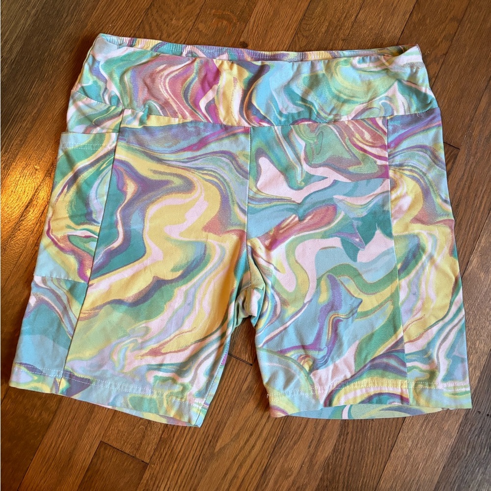 No Boundaries multicolor Biker Shorts •EUC Women’s M w/ Pocket